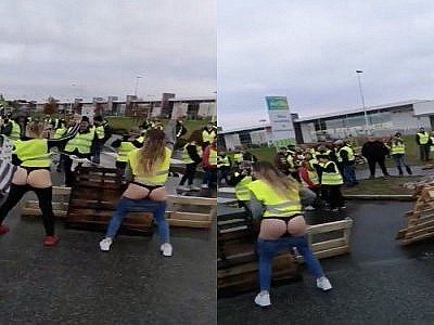 Deux gilets jaunes en string montrent leurs fesses