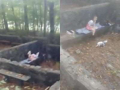 Une fille surprise en train de se masturber dans un parc