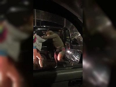 Deux femmes se battent pour une place de taxi (Liverpool)