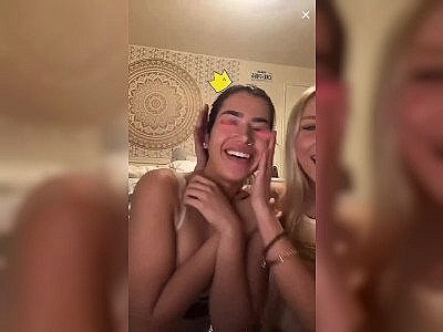 Elle a pas vu que ses seins étaient de sortie