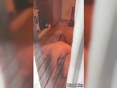 Il filme sa voisine qui trompe son mari