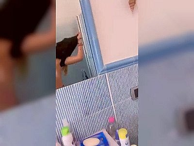 Deux coquines italiennes se montrent sur Snapchat