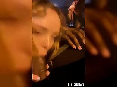 Elle suce pendant un contrôle de police