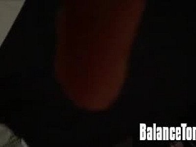 Il partage sa tendre épouse avec un ami black