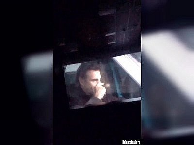 Elle le suce en plein cinéma