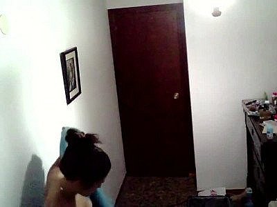 Il cache une caméra dans la chambre de sa coloc