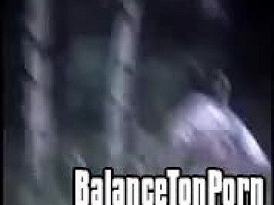 Un couple norvégien se fait griller en train de baiser dans les bois