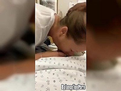 Une infirmière se fait griller en train de sucer un patient