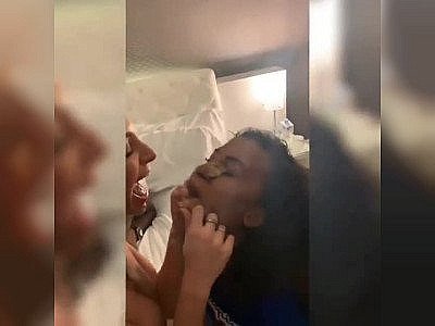 Grosse soirée baise avec deux escortes