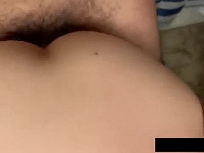 Baiser la meuf d'un pote pendant son anniversaire